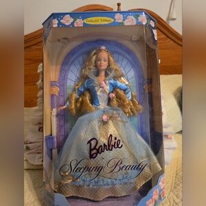 Gorgous Sleeping Beauty Barbie Collector Edition 1997